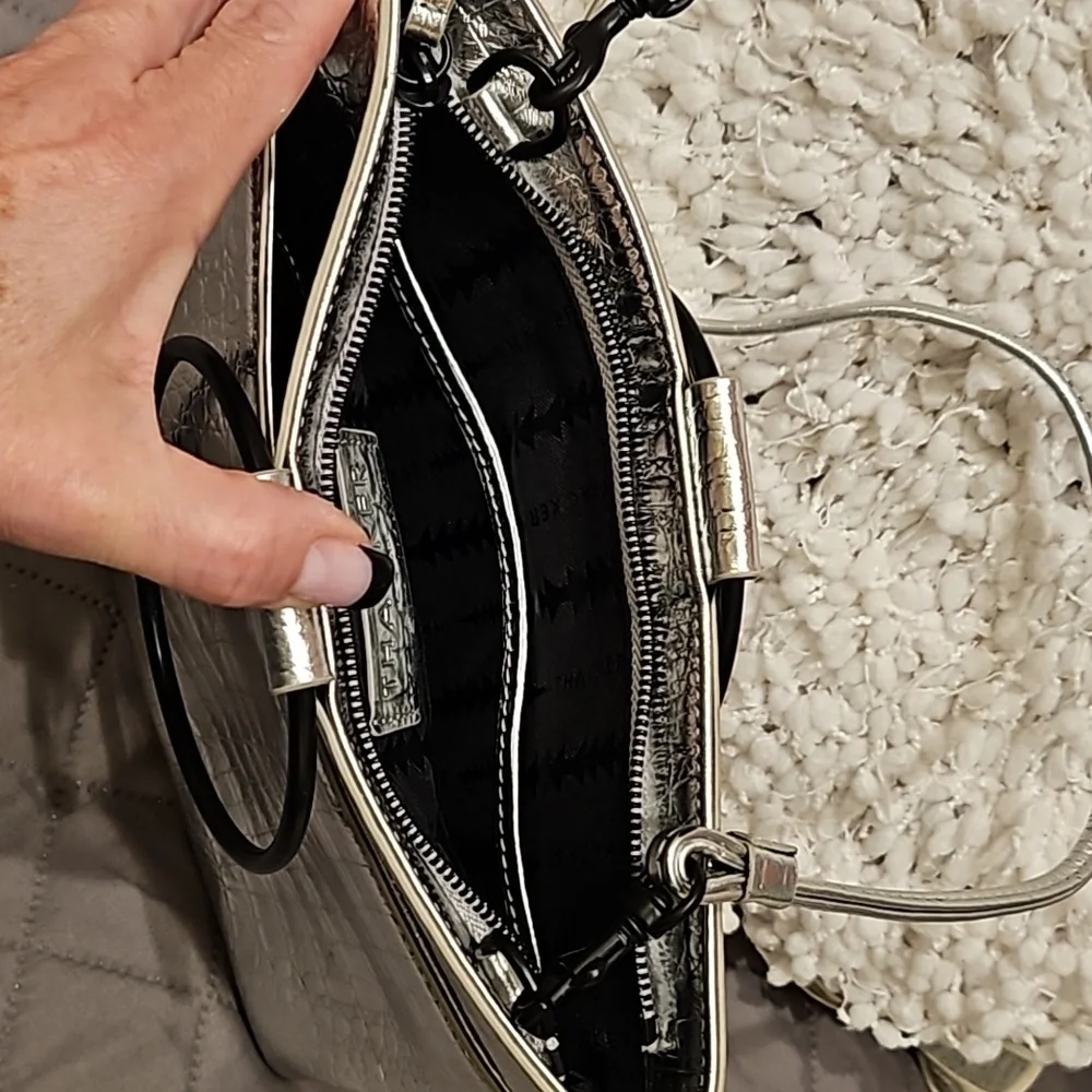 Thacker Crossbody Bag - Picture 10 of 16